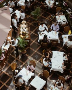 Directeur de restaurant externalisé en mission terrain